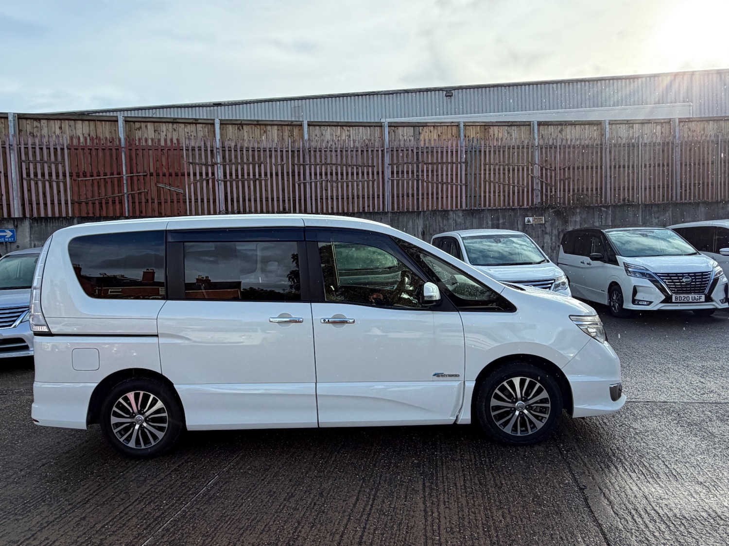 Used Nissan Serena 2014 for sale - 76325074: Photo 7