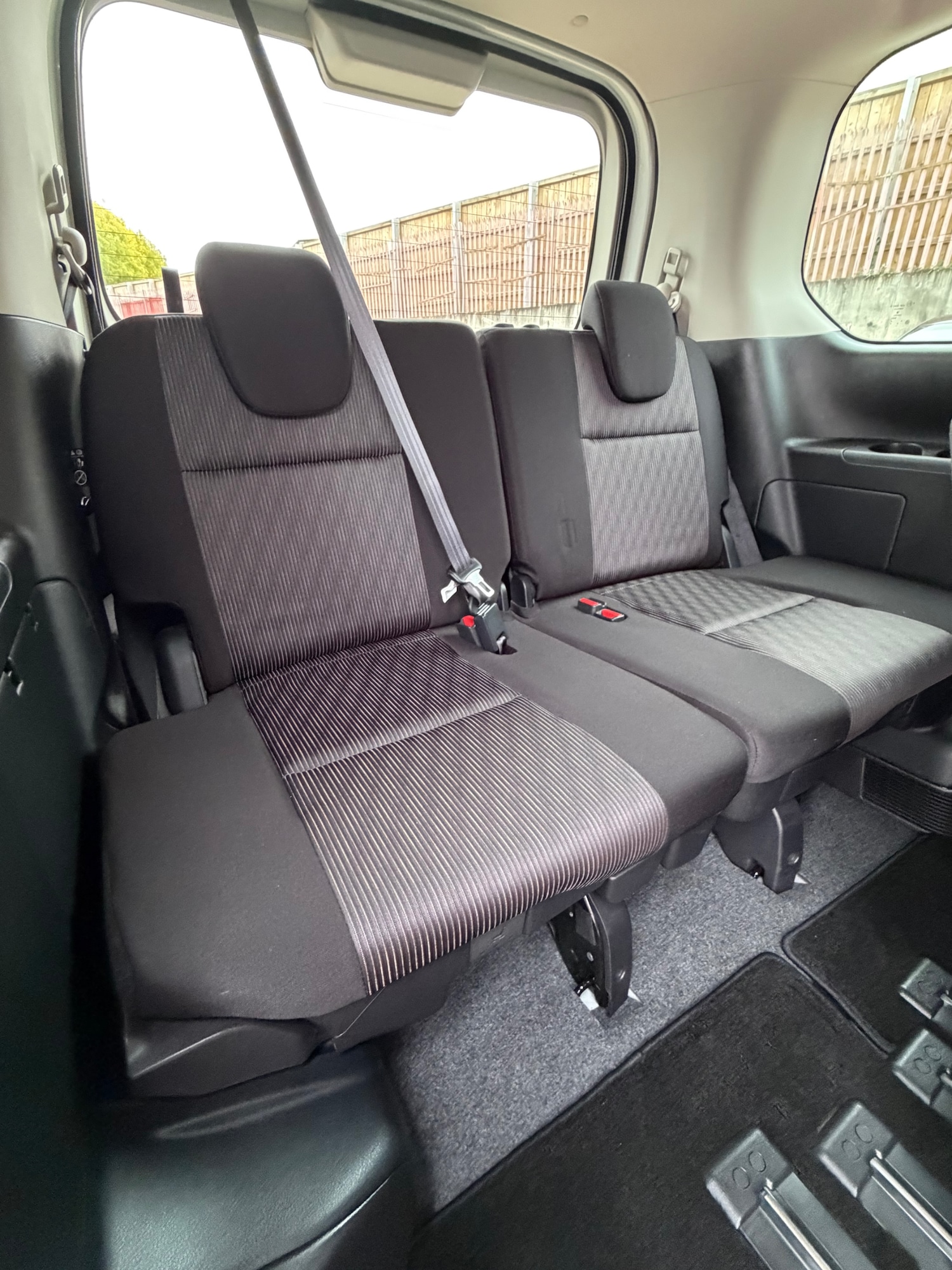 Used Nissan Serena 2020 for sale - 76243499: Photo 10