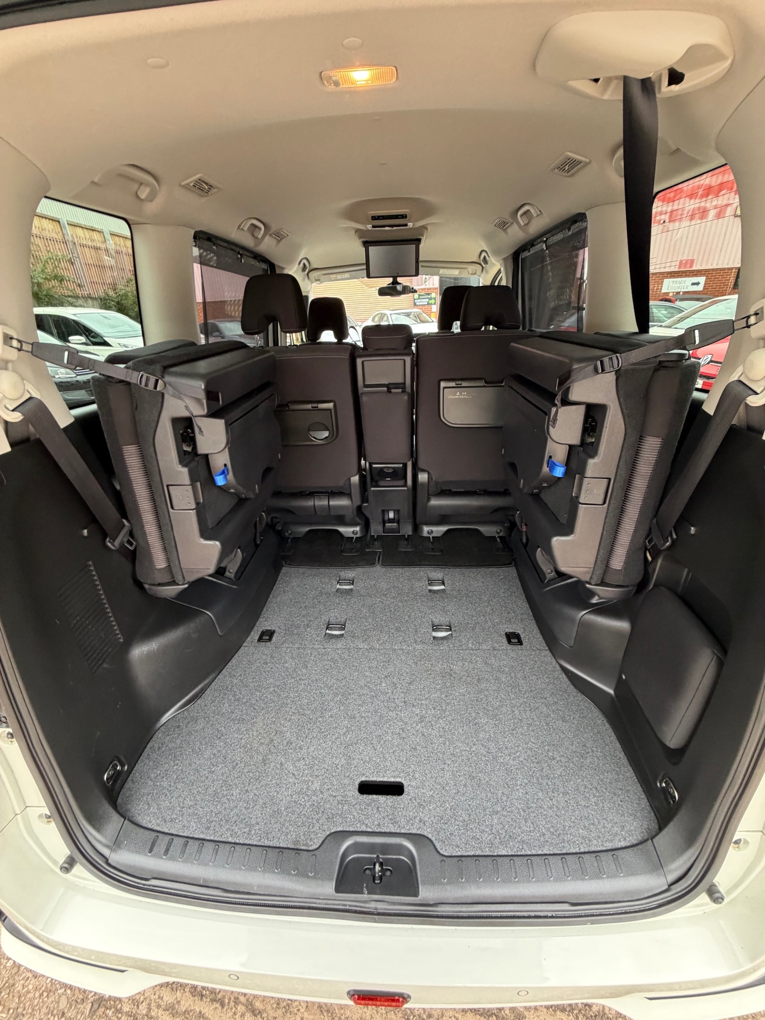 Used Nissan Serena 2020 for sale - 76243499: Photo 11