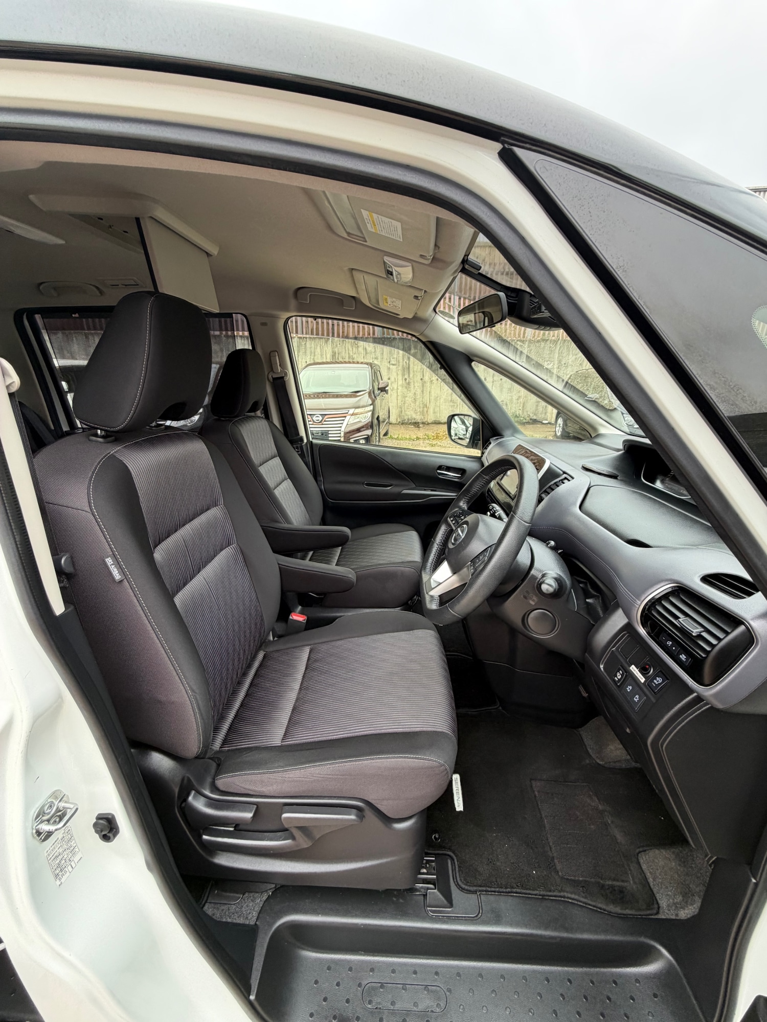Used Nissan Serena 2020 for sale - 76243499: Photo 7