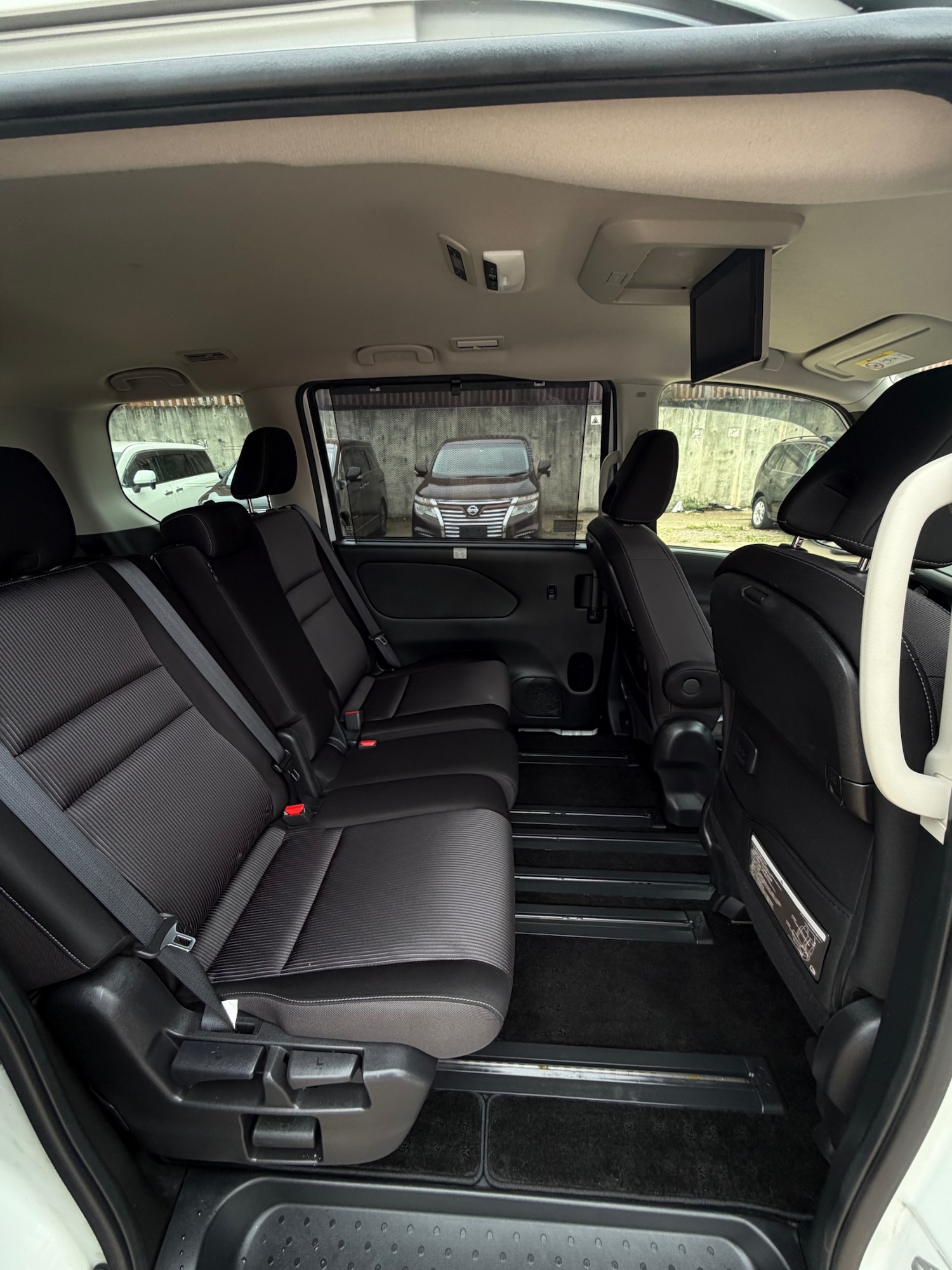 Used Nissan Serena 2020 for sale - 76243499: Photo 8