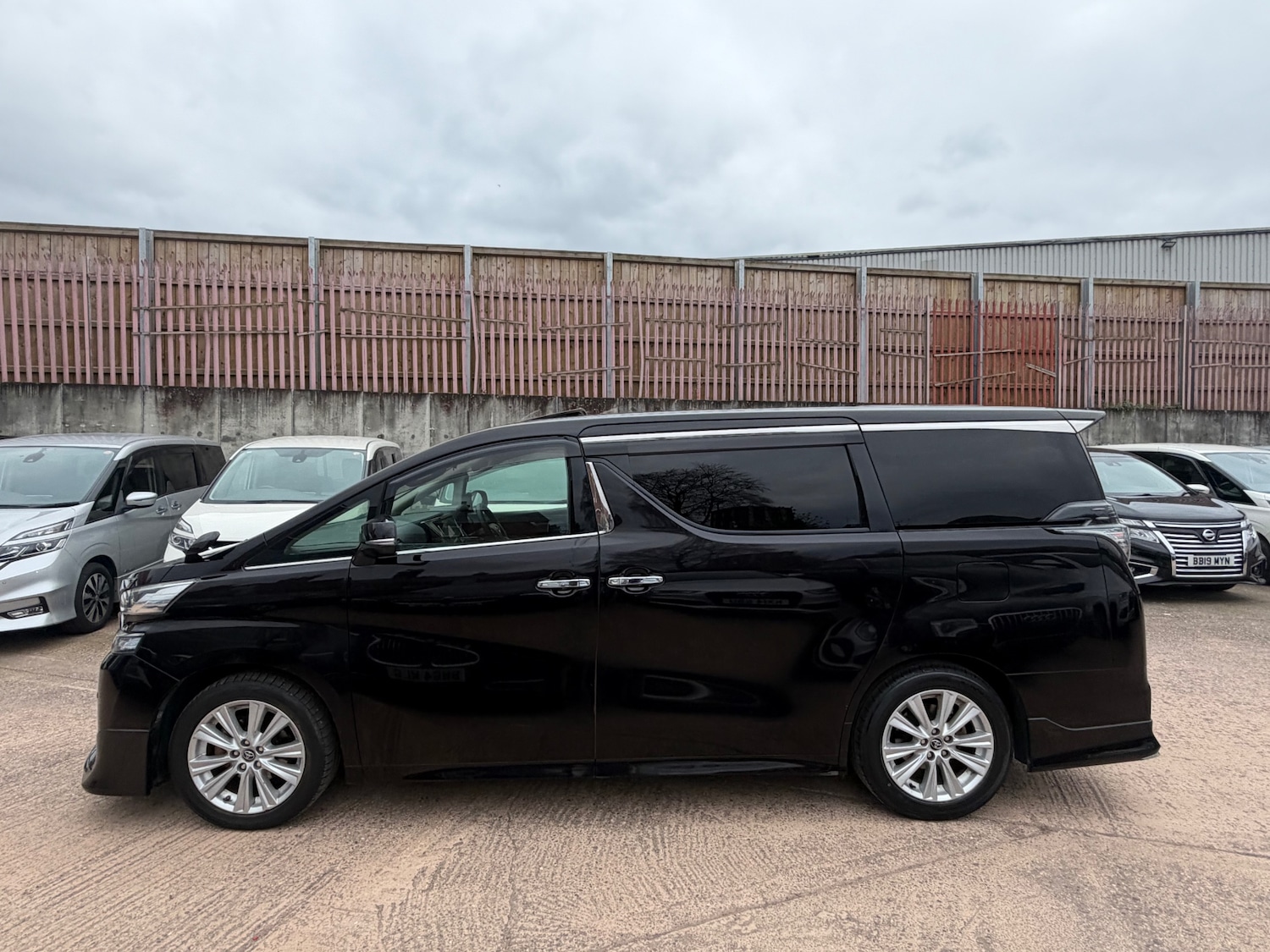 Used Toyota Vellfire 2016 for sale - 78139939: Photo 8