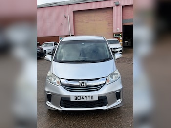 Used Honda Freed 2014 for sale - 77573041: Photo