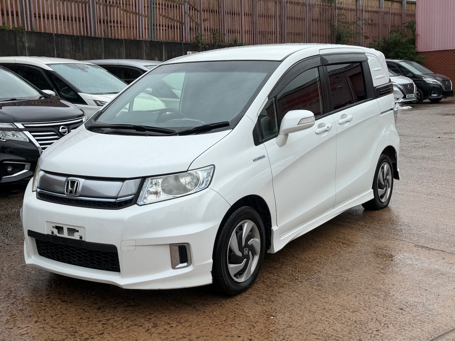 Used Honda Freed 2015 for sale - 78045893: Photo 2