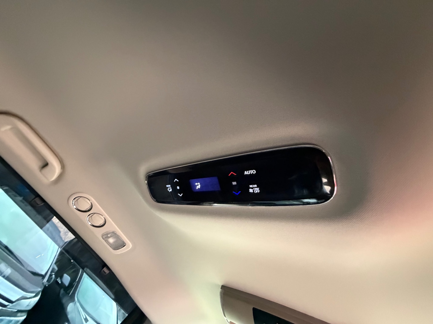 Used Honda Odyssey 2016 for sale - 77055058: Photo 11