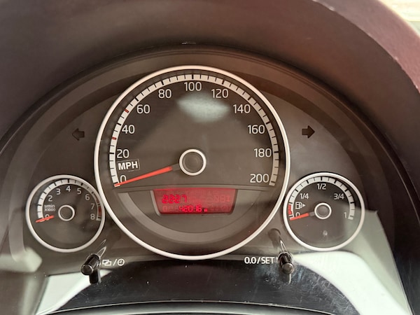 Used Volkswagen up! 2013 for sale - 76165297: Photo 11