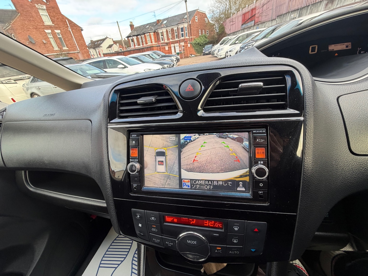 Used Nissan Serena 2015 for sale - 77708381: Photo 11