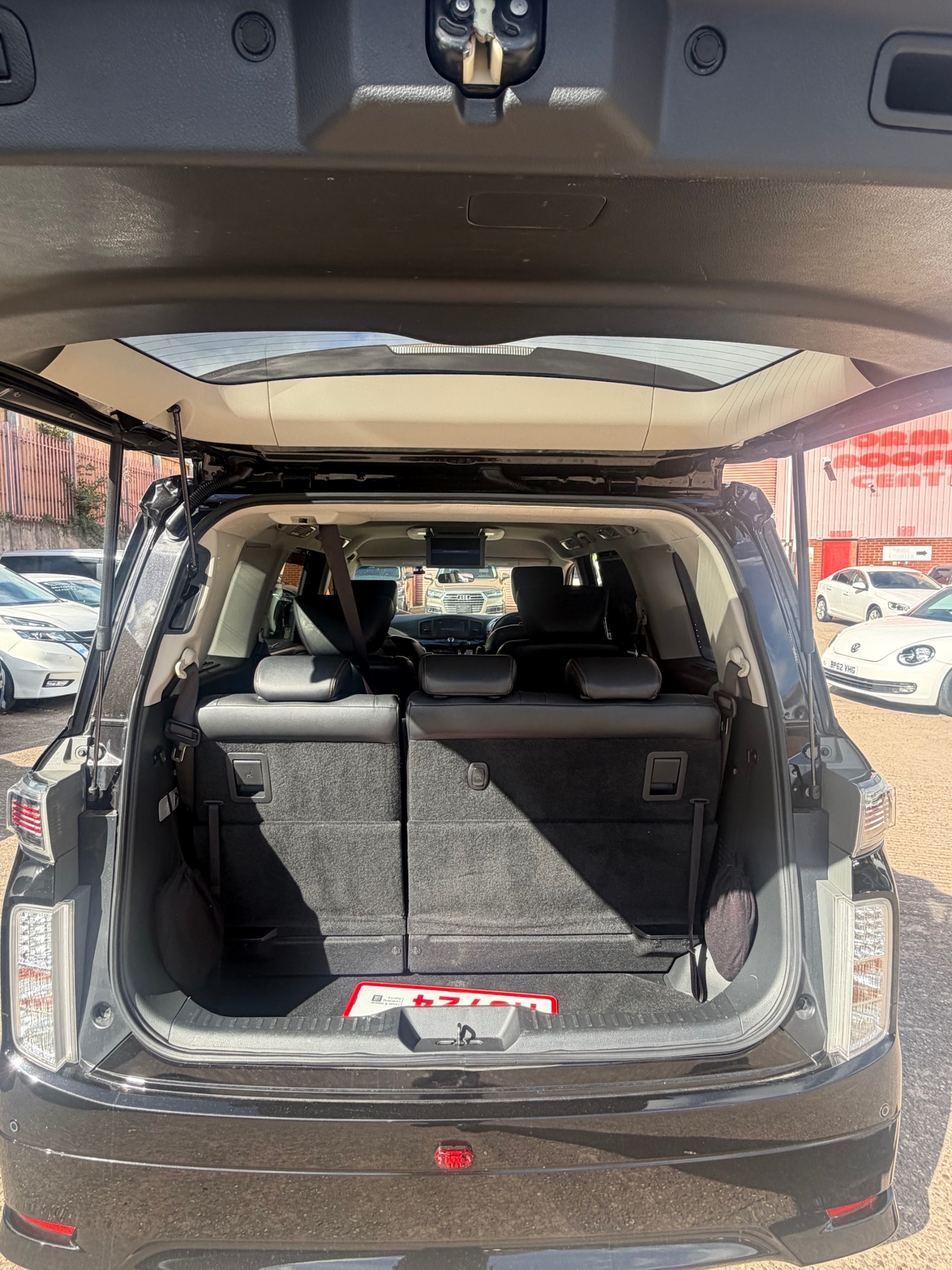 Used Nissan Elgrand 2018 for sale - 78139945: Photo 11