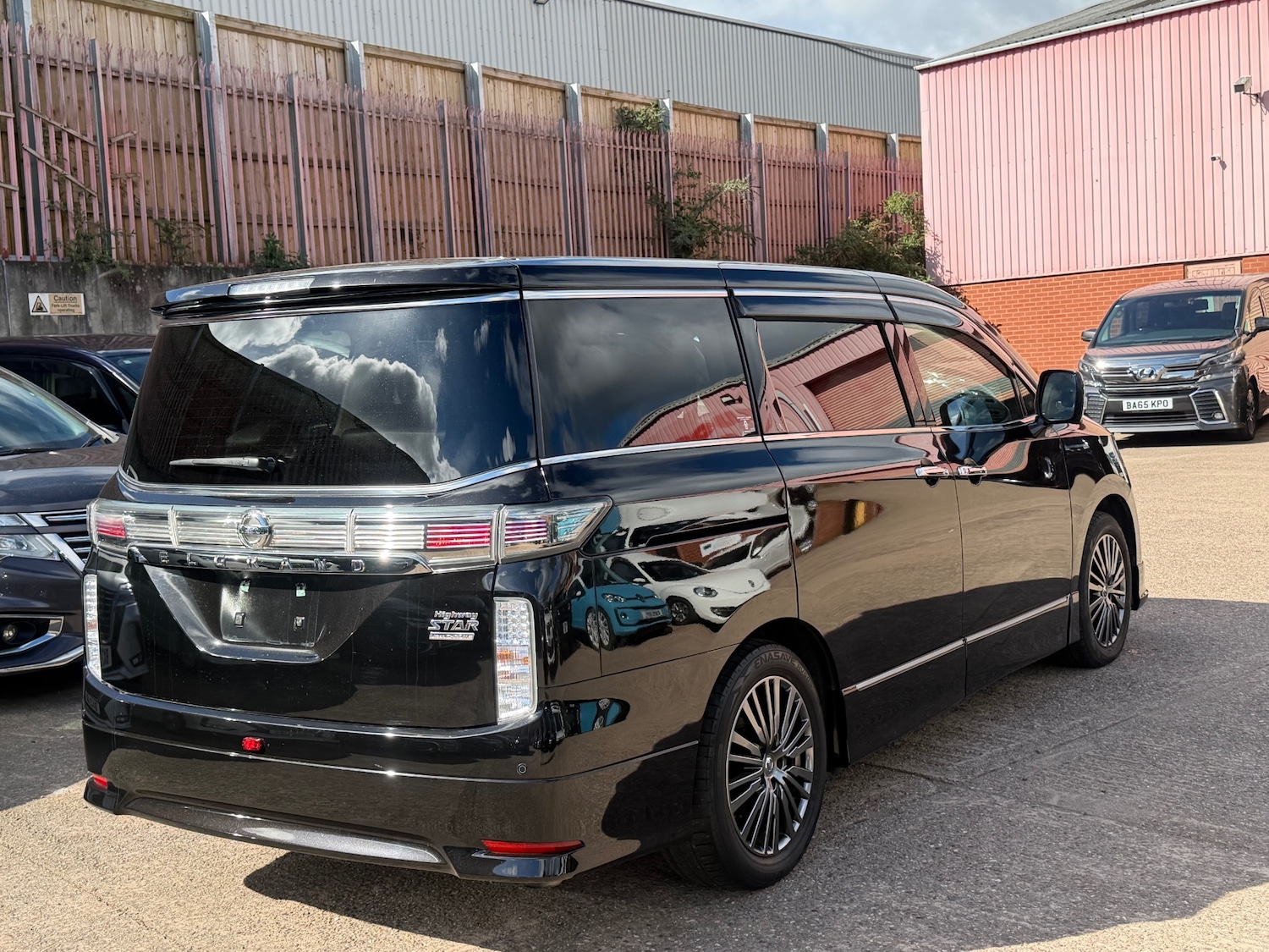 Used Nissan Elgrand 2018 for sale - 78139945: Photo 5