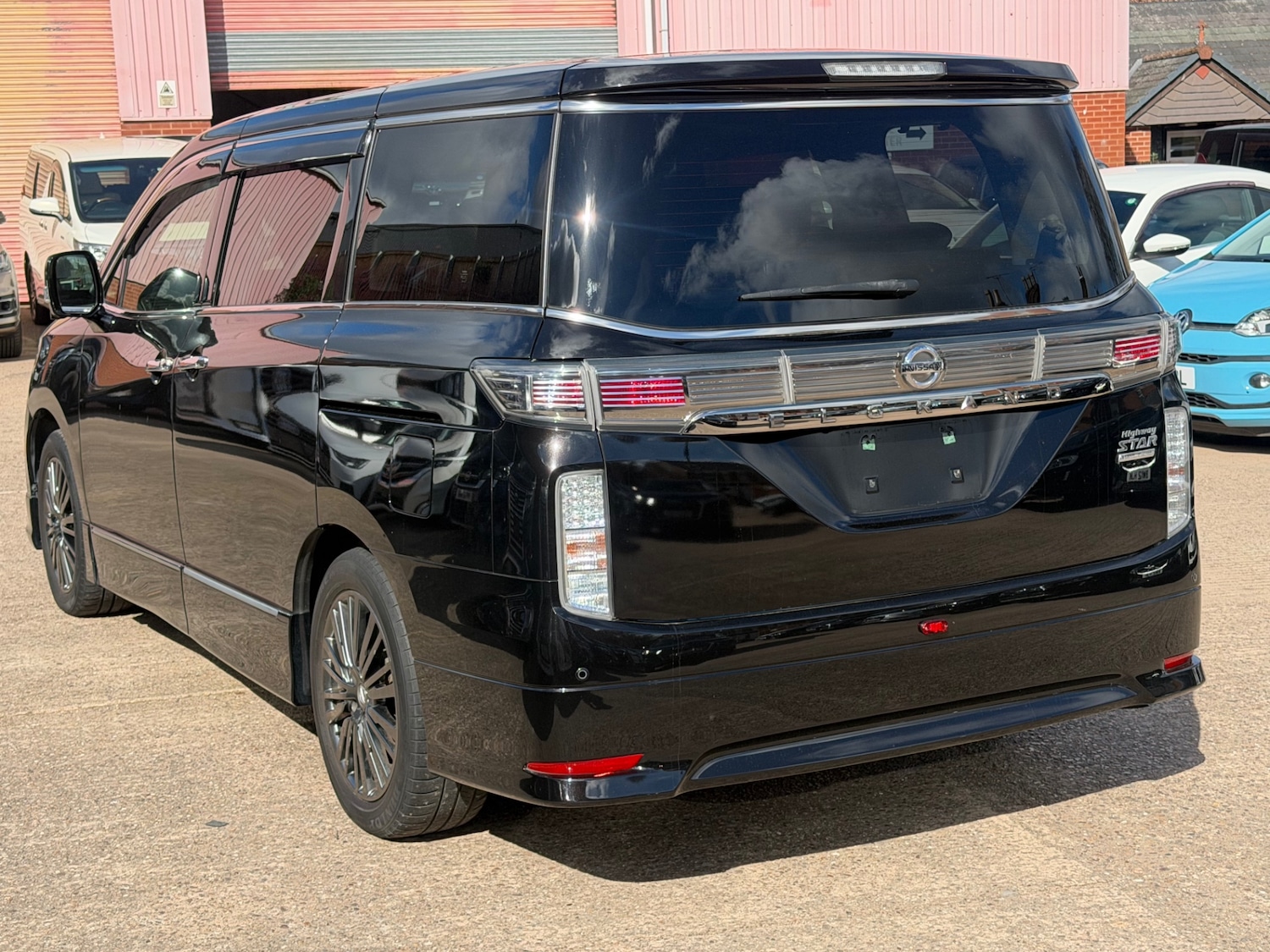 Used Nissan Elgrand 2018 for sale - 78139945: Photo 6