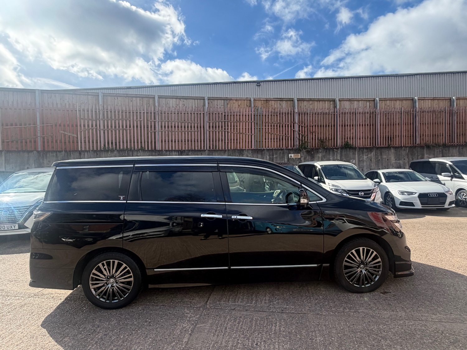 Used Nissan Elgrand 2018 for sale - 78139945: Photo 7