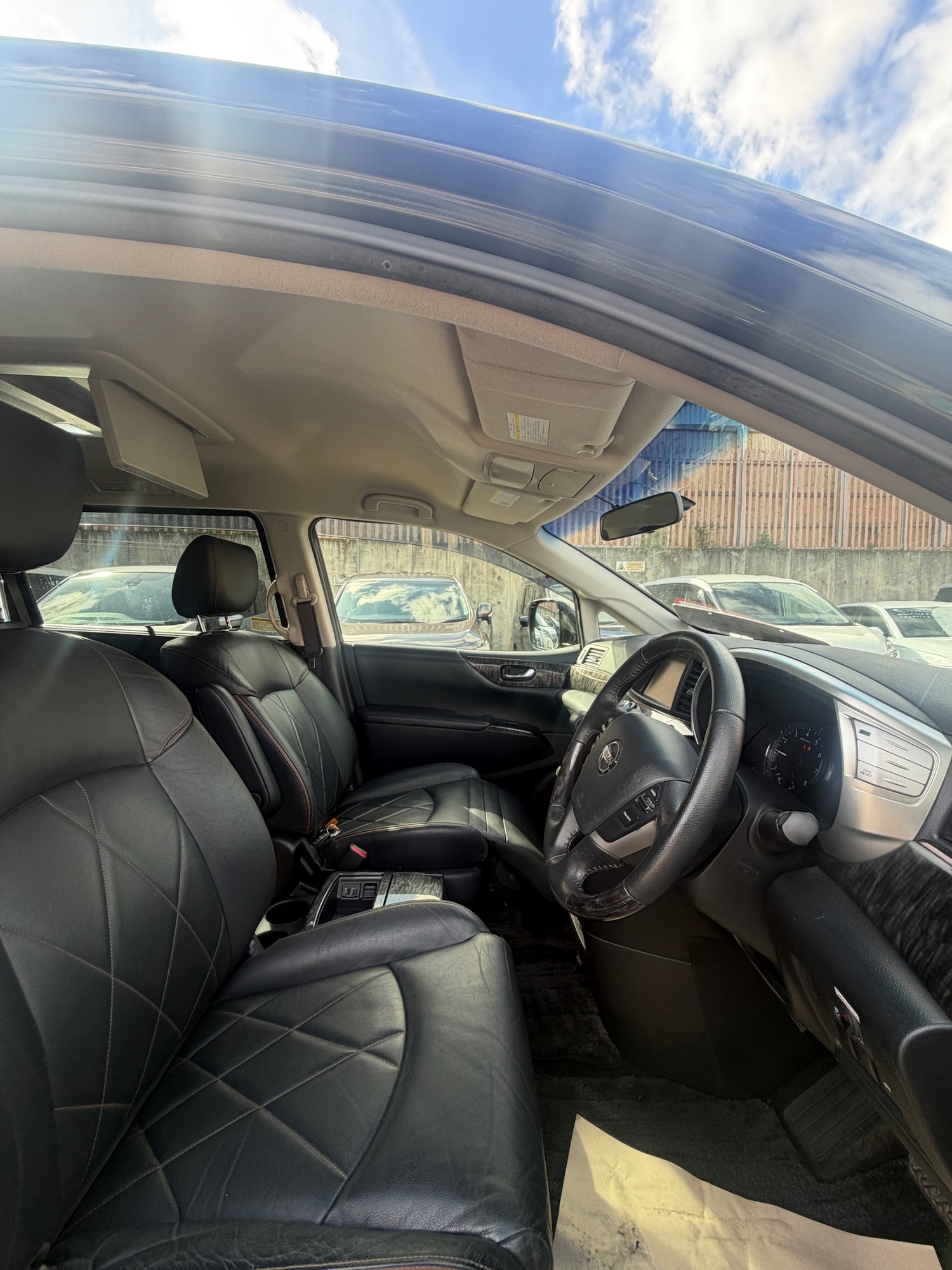 Used Nissan Elgrand 2018 for sale - 78139945: Photo 8