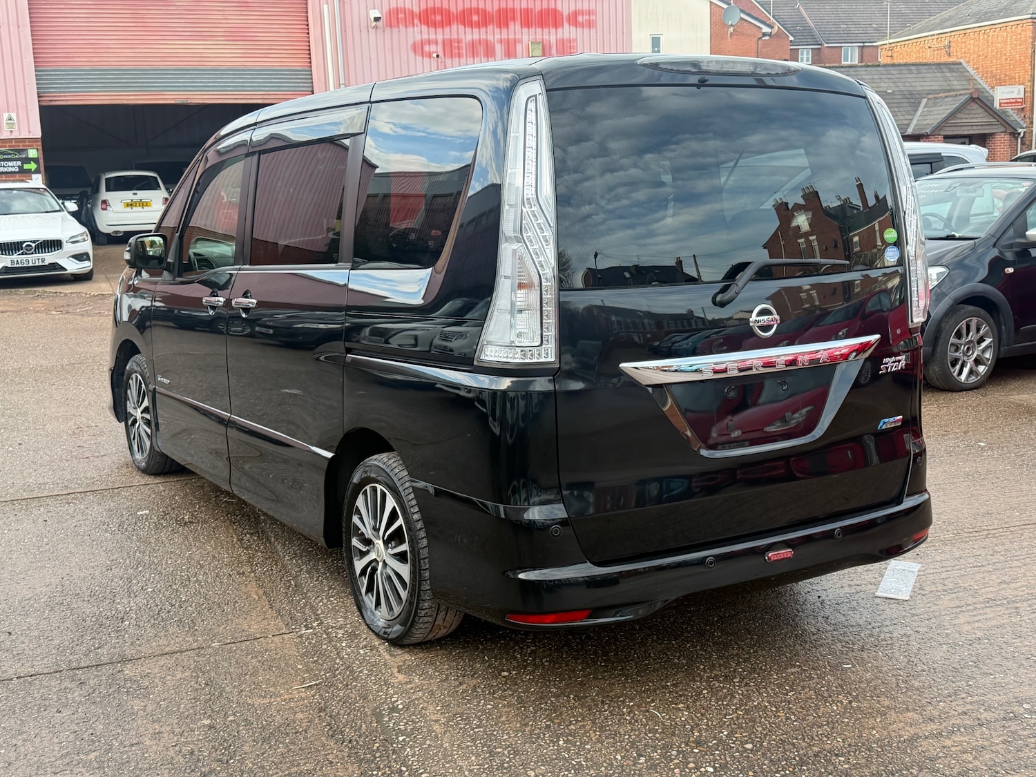 Used Nissan Serena 2016 for sale - 76941114: Photo 6