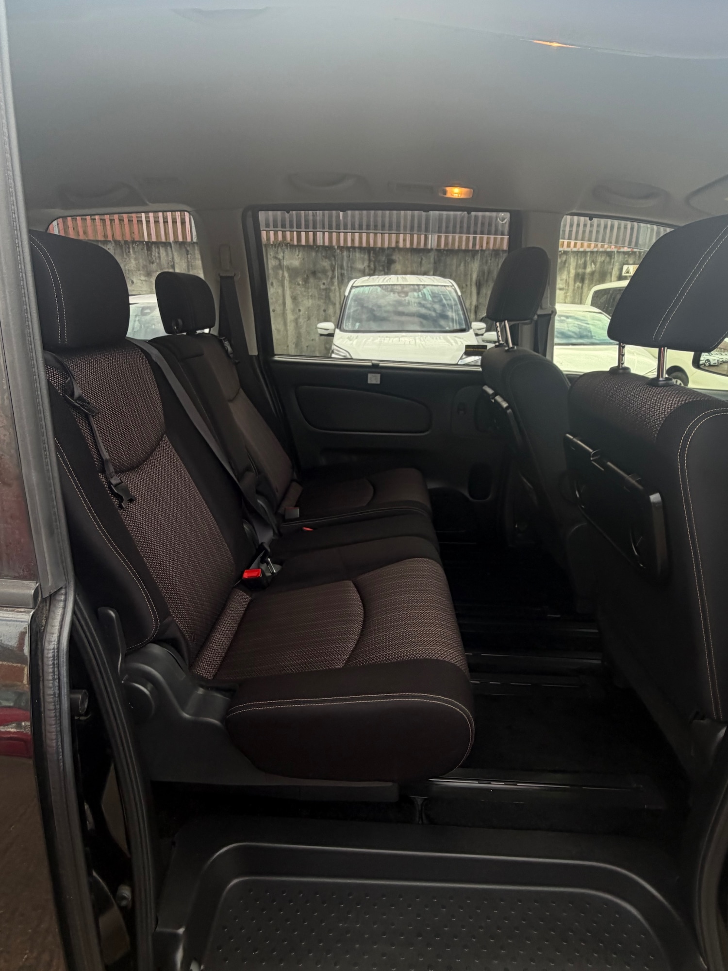 Used Nissan Serena 2016 for sale - 76941114: Photo 8