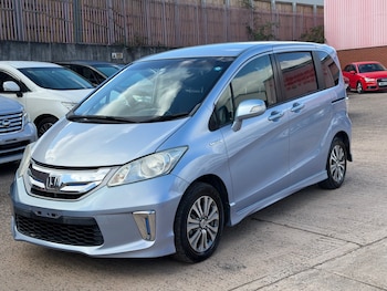 Used Honda Freed 2011 for sale - 76120478: Photo