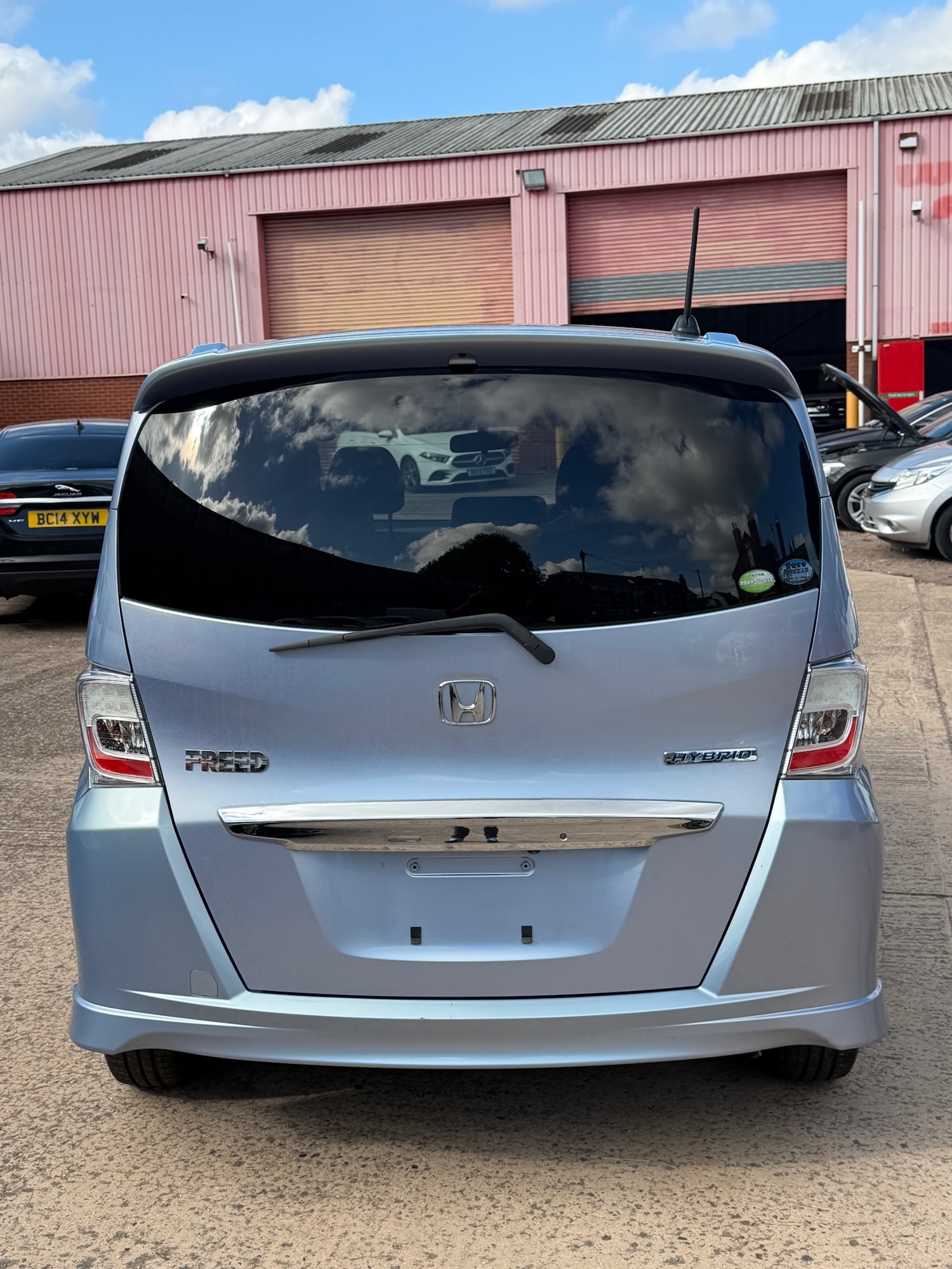 Used Honda Freed 2011 for sale - 76120478: Photo 4