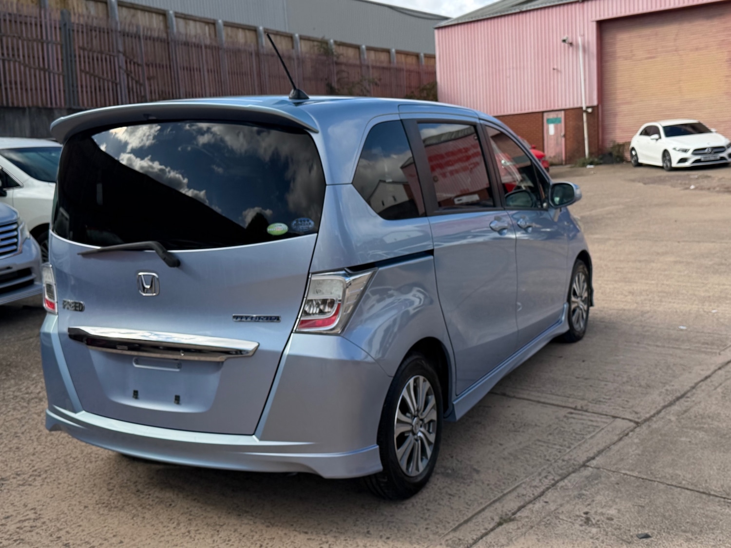 Used Honda Freed 2011 for sale - 76120478: Photo 5