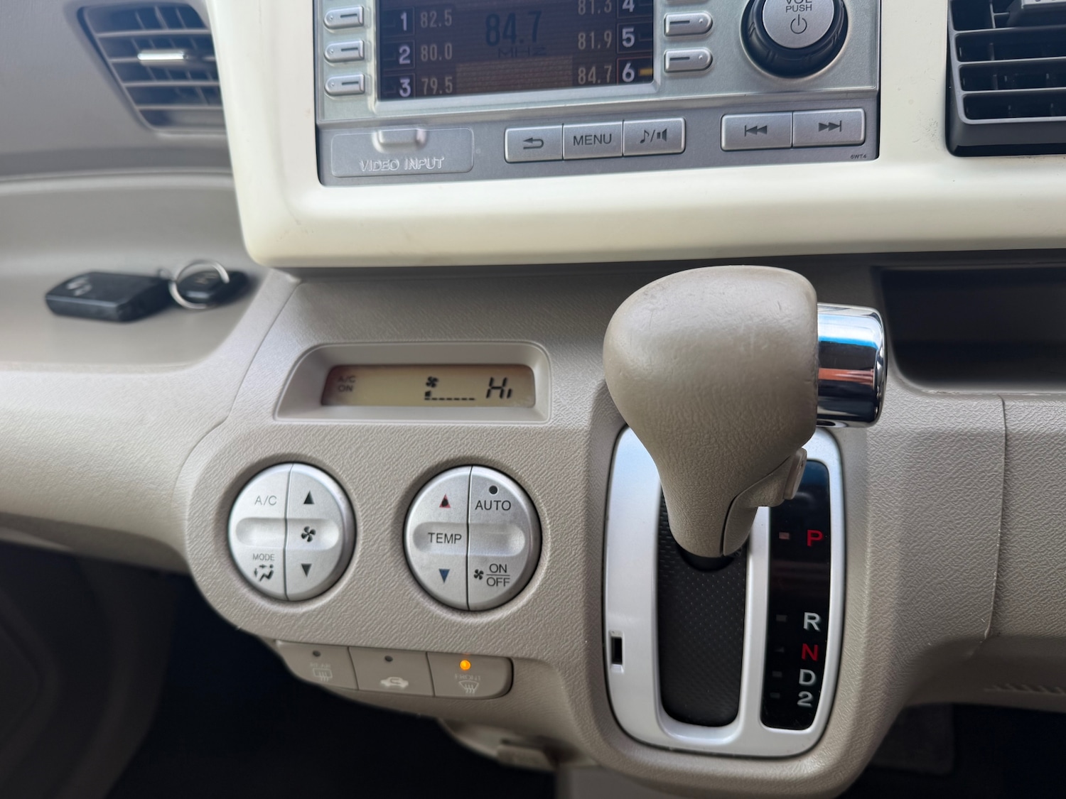 Used Honda Life 2012 for sale - 76466036: Photo 11