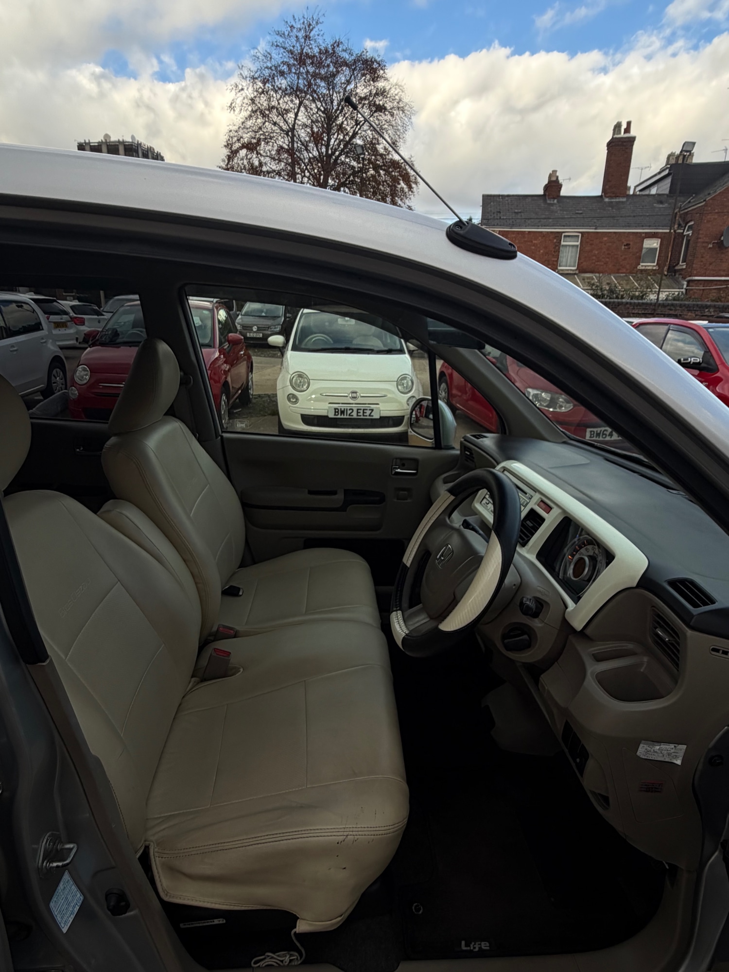 Used Honda Life 2012 for sale - 76466036: Photo 6