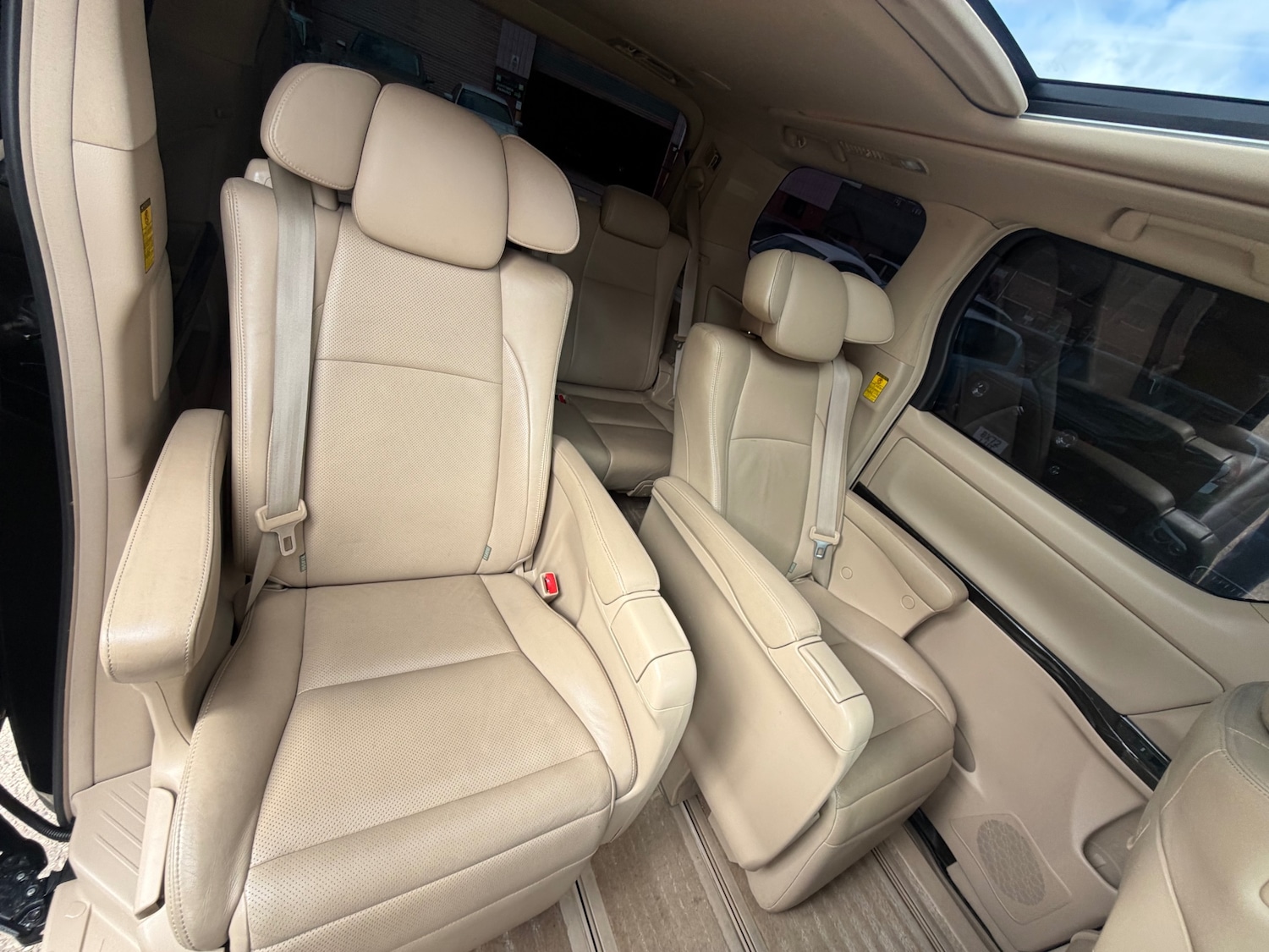 Used Toyota Vellfire 2012 for sale - 77872943: Photo 10