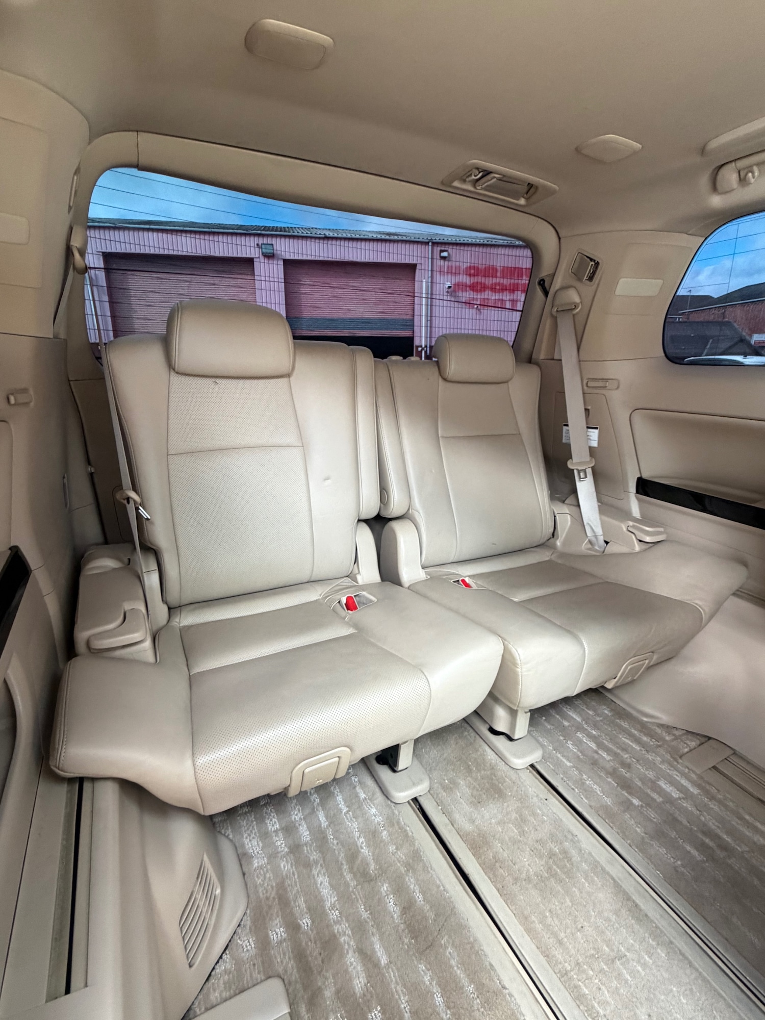 Used Toyota Vellfire 2012 for sale - 77872943: Photo 11