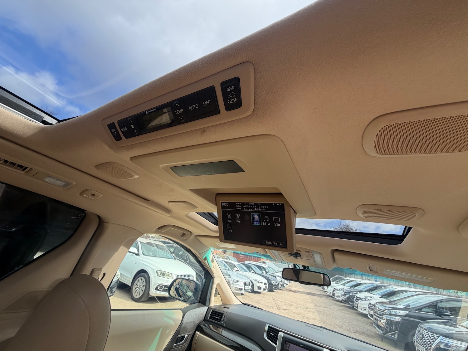 Used Toyota Vellfire 2012 for sale - 77872943: Photo 13