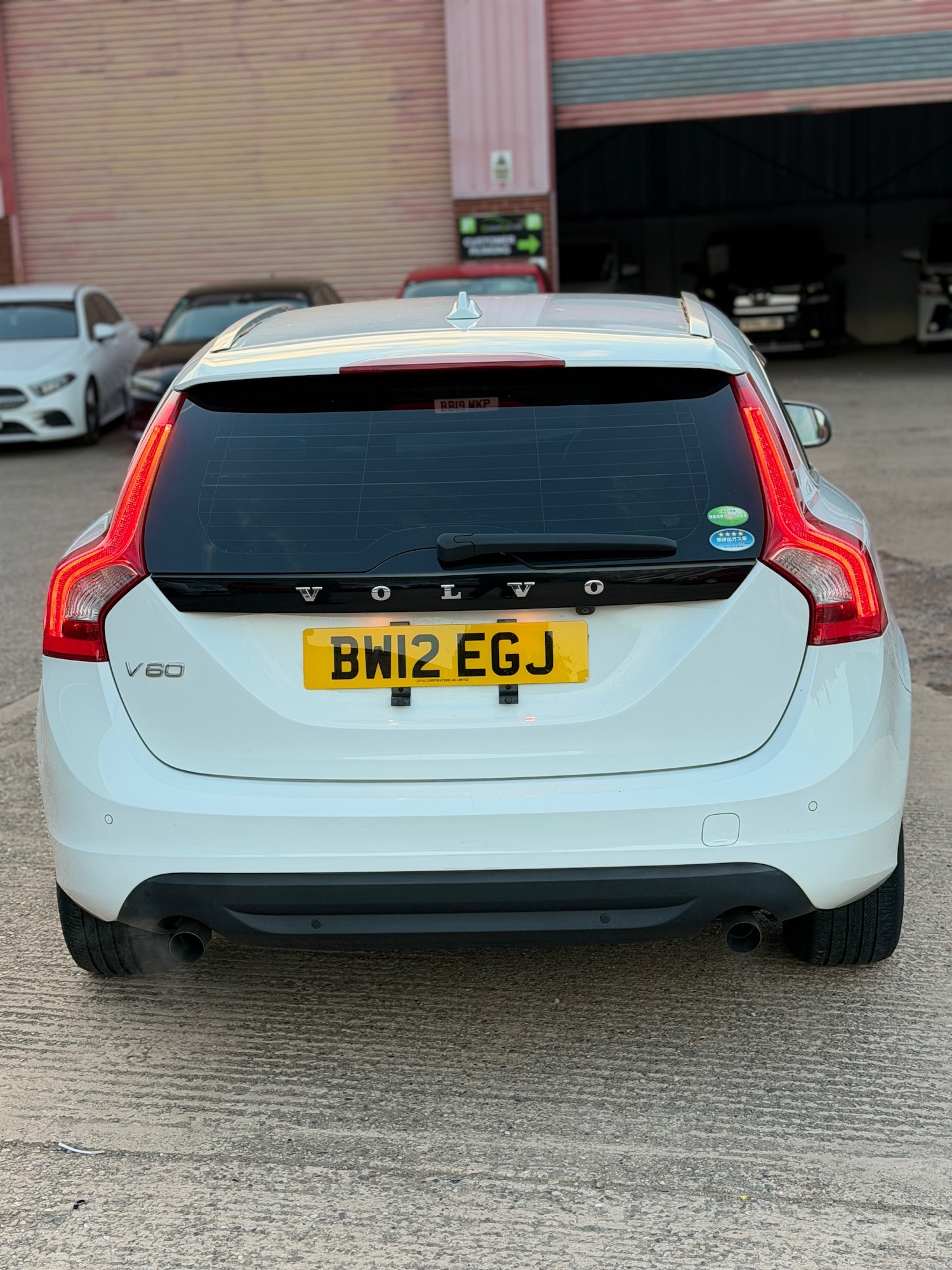 Used Volvo V60 2012 for sale - 75866472: Photo 4