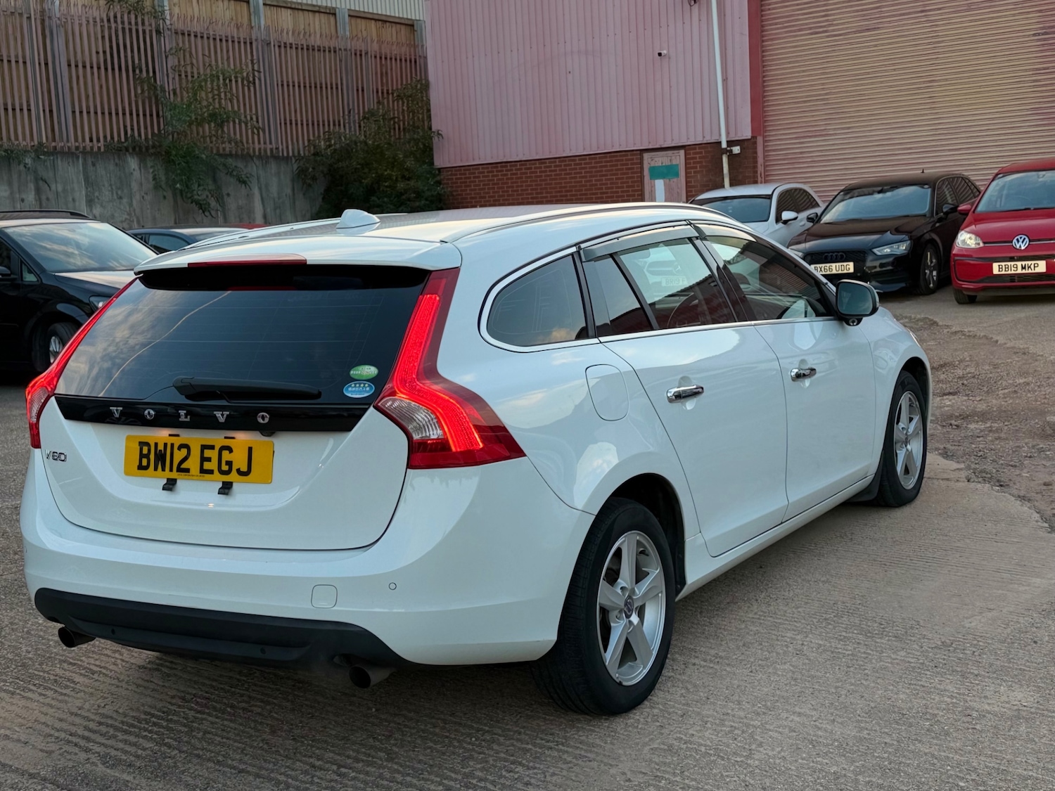 Used Volvo V60 2012 for sale - 75866472: Photo 5