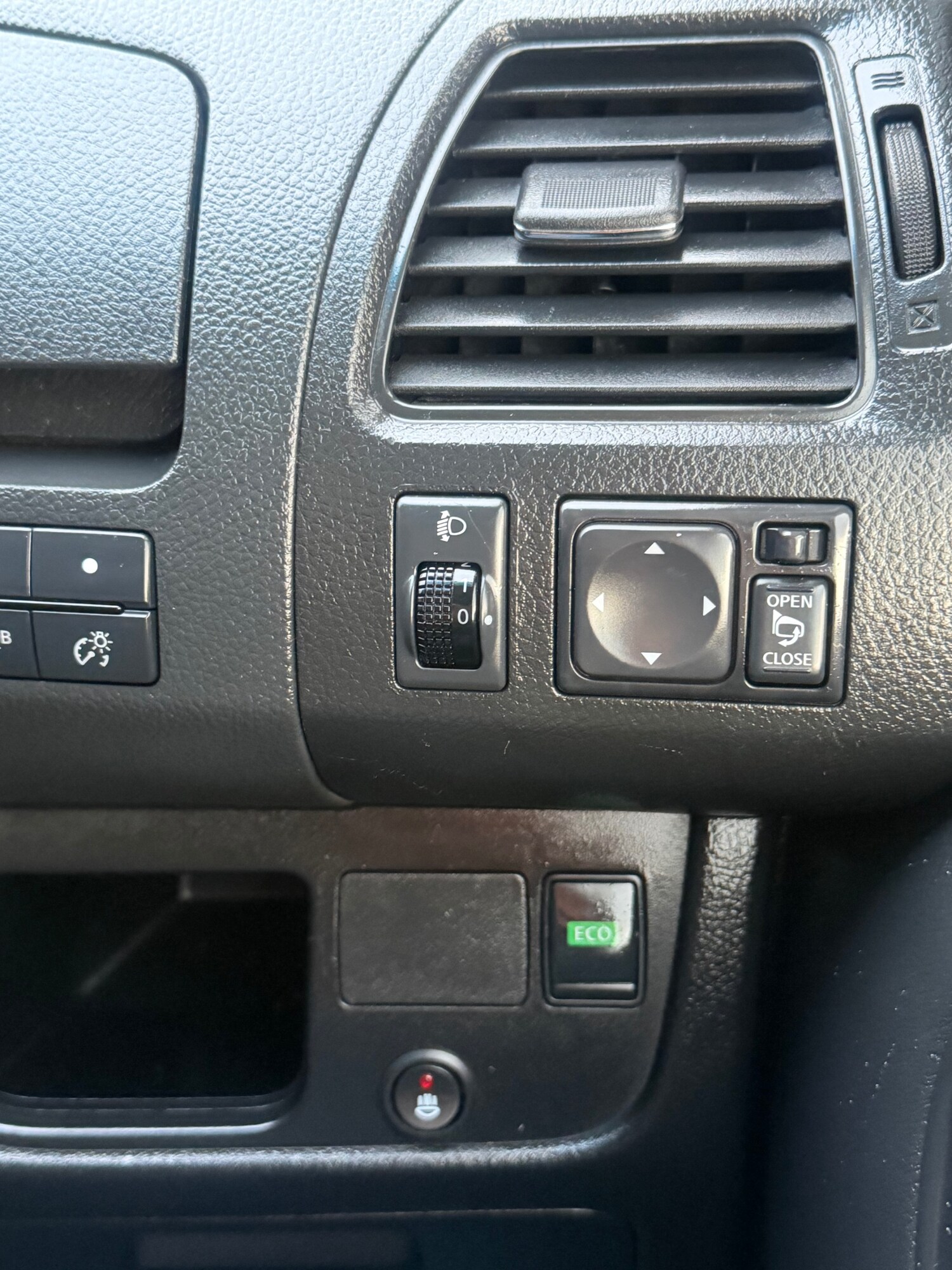 Used Nissan Serena 2015 for sale - 77897243: Photo 13