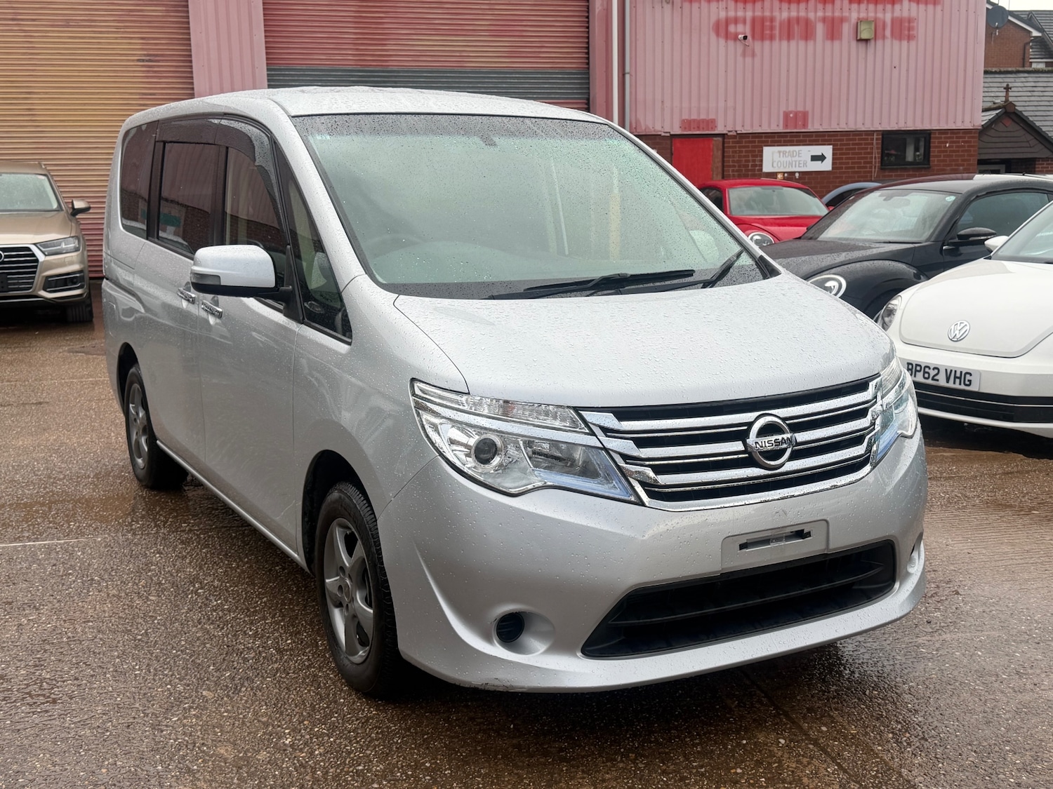 Used Nissan Serena 2015 for sale - 77897243: Photo 2