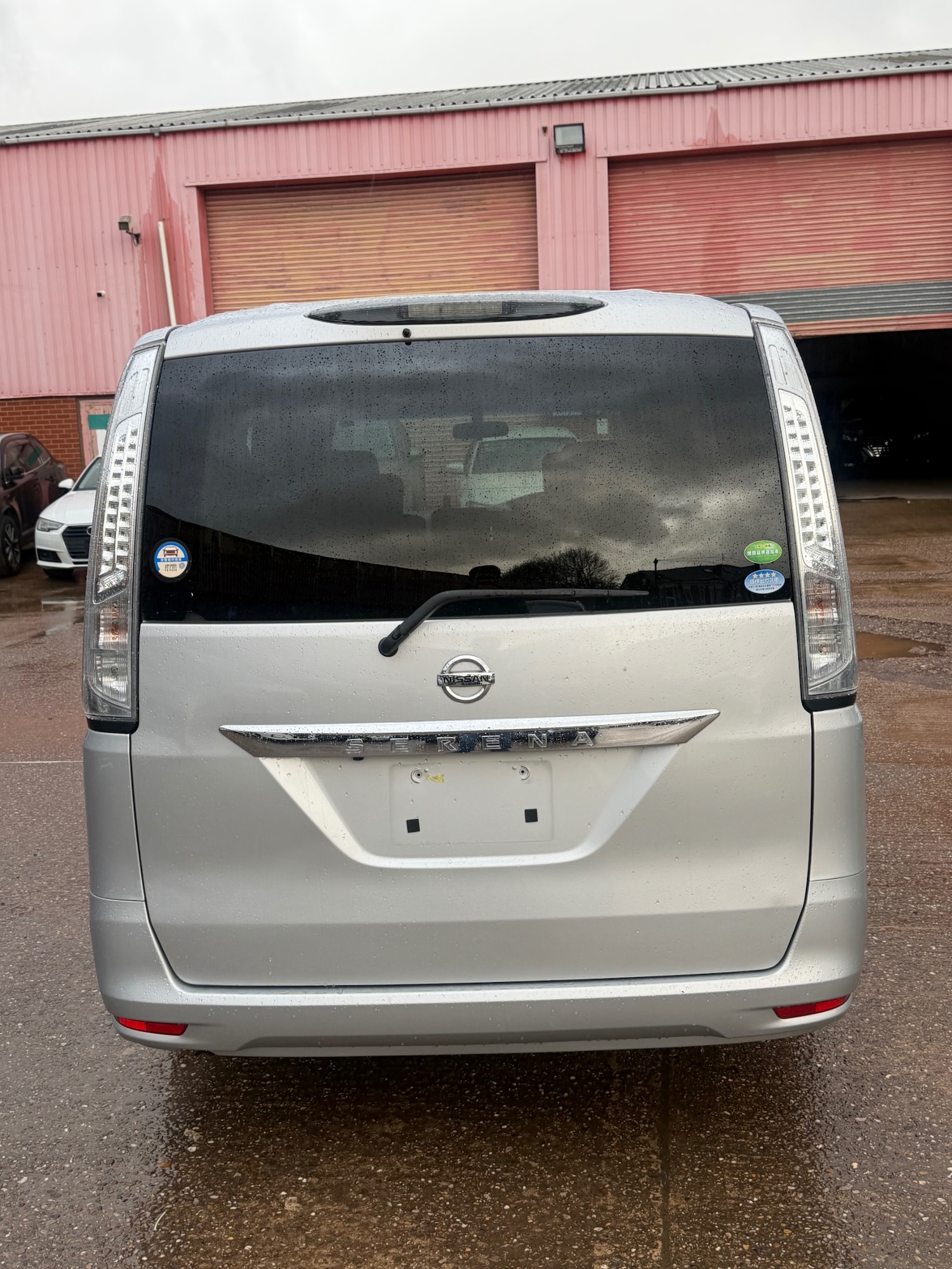 Used Nissan Serena 2015 for sale - 77897243: Photo 4