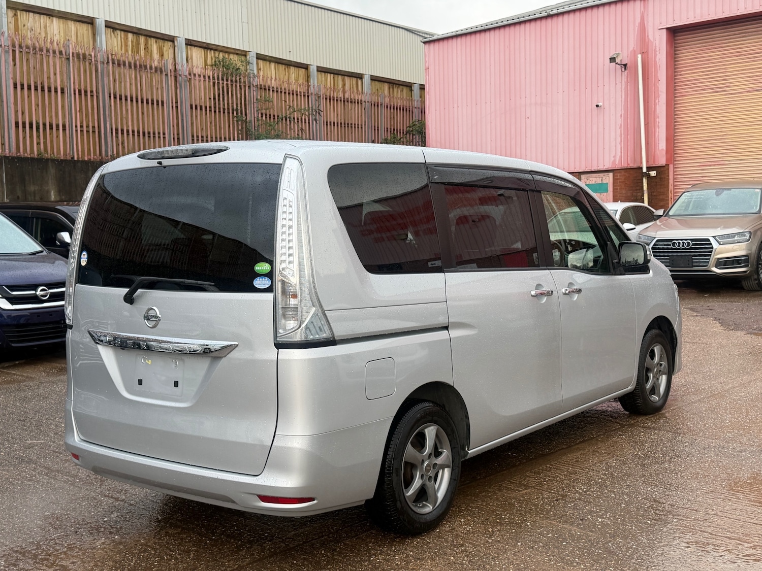 Used Nissan Serena 2015 for sale - 77897243: Photo 5