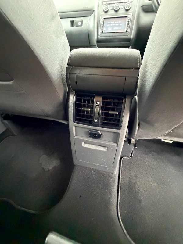 Used Volkswagen Touran 2015 for sale - 76250887: Photo 10
