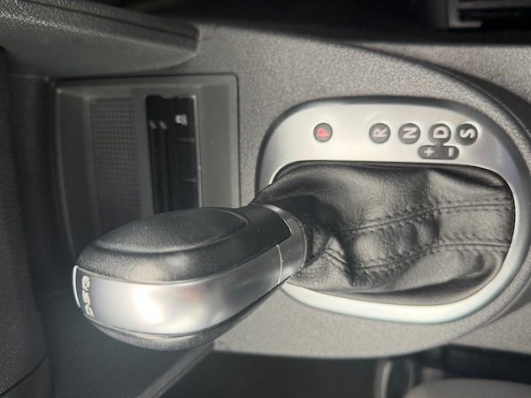 Used Volkswagen Touran 2015 for sale - 76250887: Photo 13