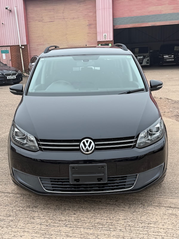 Used Volkswagen Touran 2015 for sale - 76250887: Photo 1