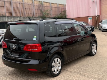 Used Volkswagen Touran 2015 for sale - 76250887: Photo 4
