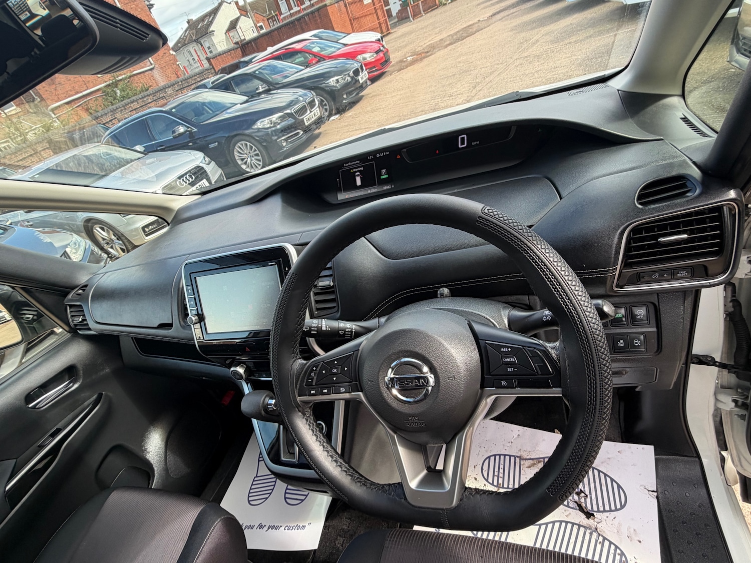 Used Nissan Serena 2017 for sale - 78094419: Photo 12