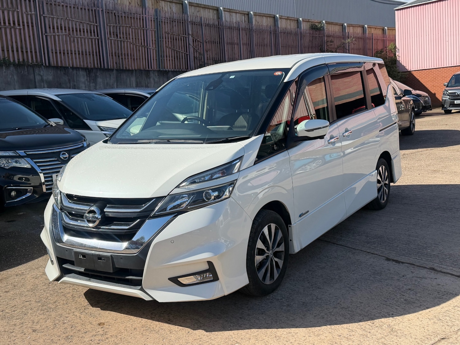 Used Nissan Serena 2017 for sale - 78094419: Photo 3