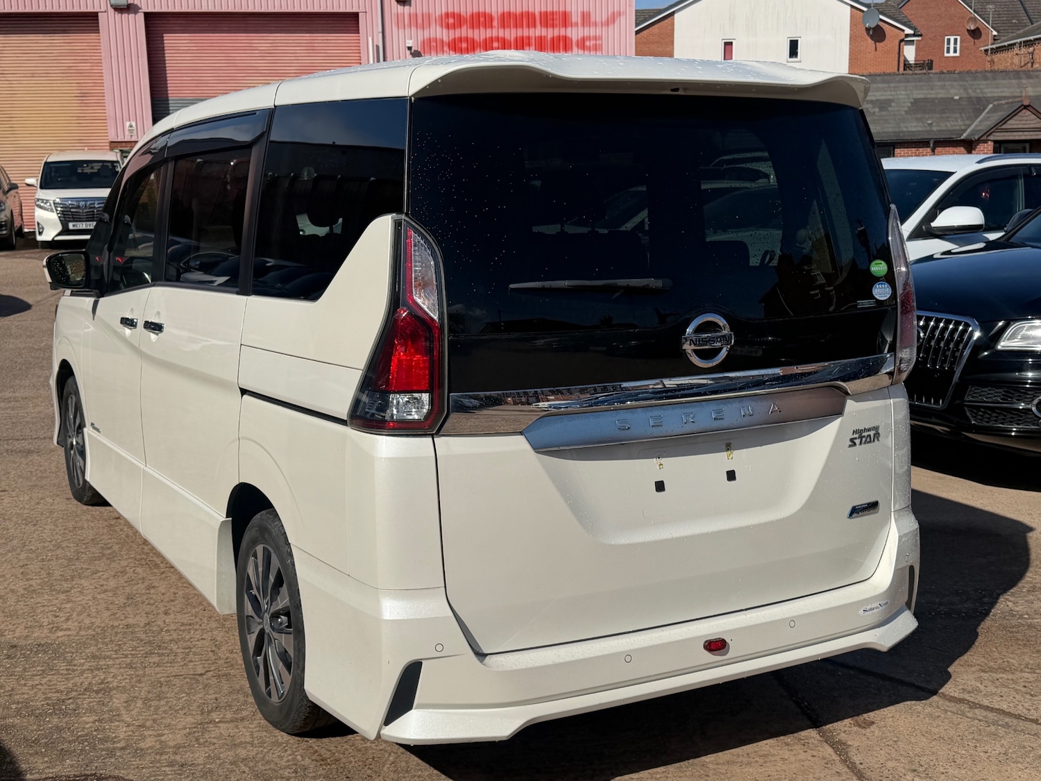 Used Nissan Serena 2017 for sale - 78094419: Photo 5