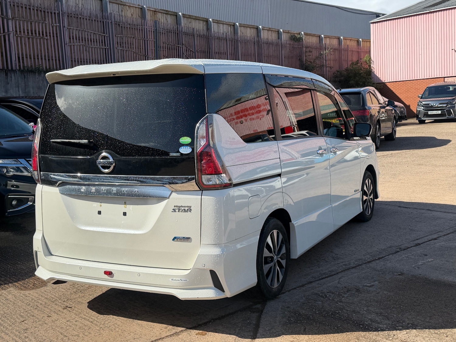Used Nissan Serena 2017 for sale - 78094419: Photo 6