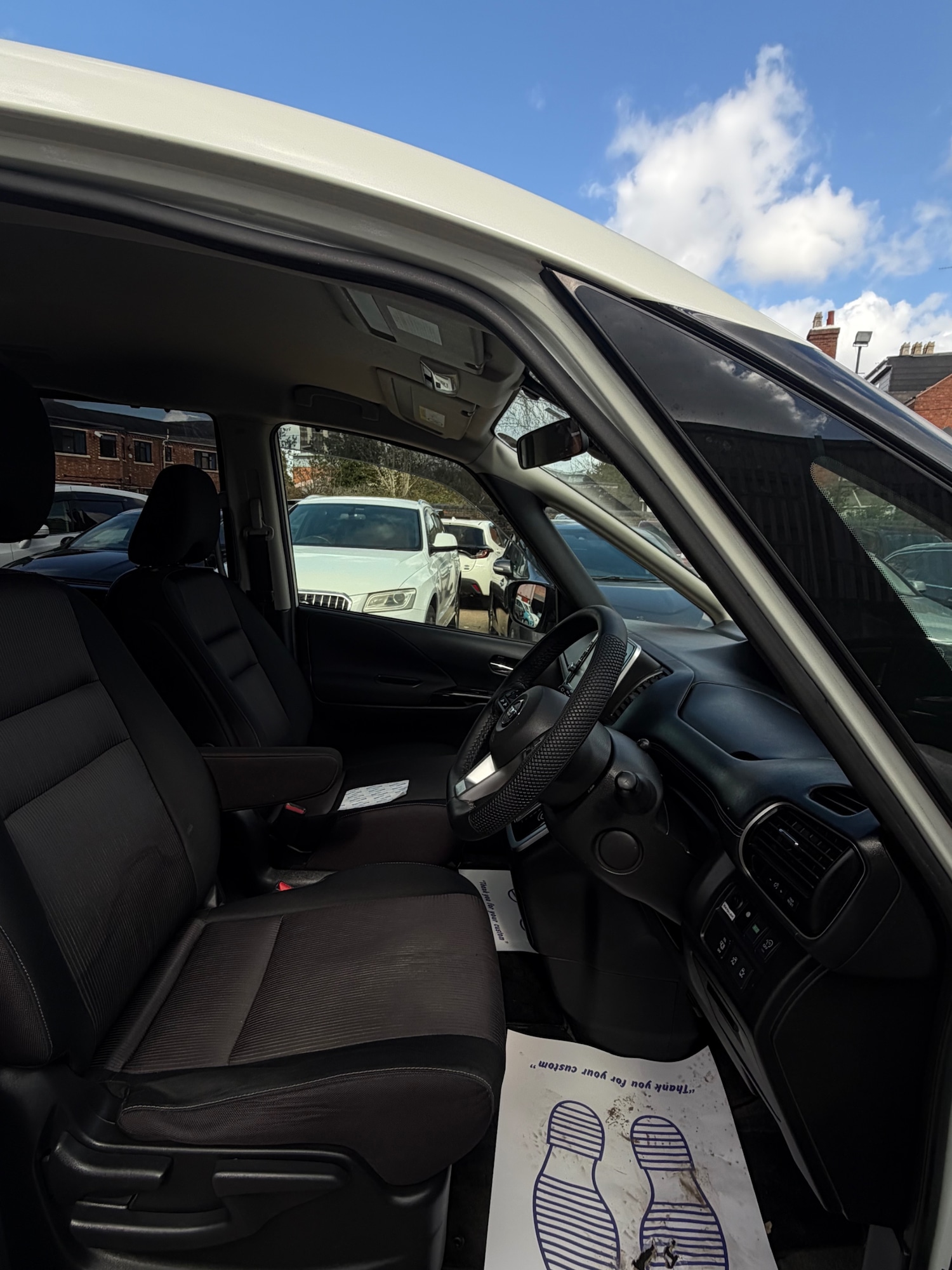 Used Nissan Serena 2017 for sale - 78094419: Photo 8