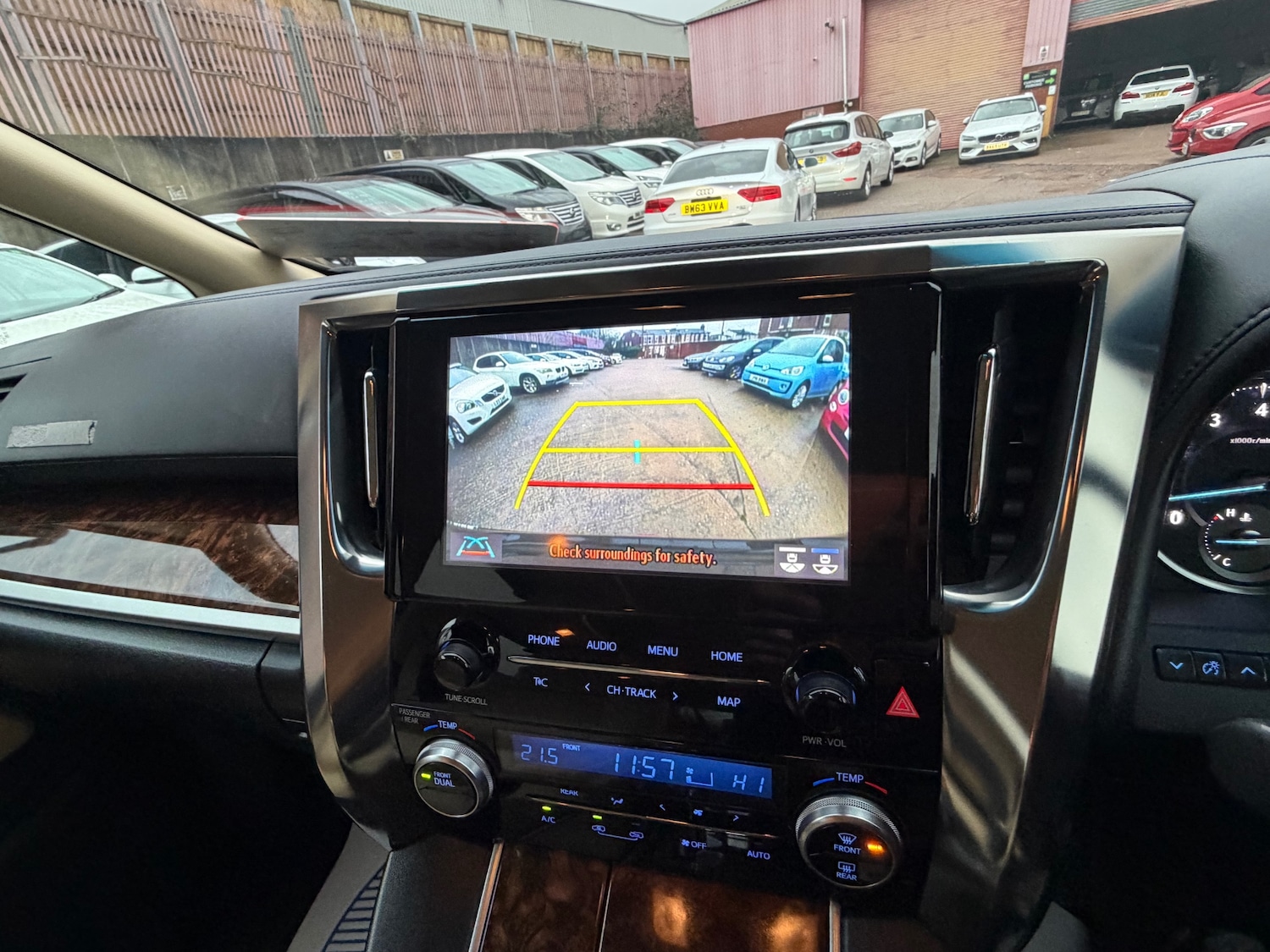 Used Toyota Vellfire 2020 for sale - 77173555: Photo 13