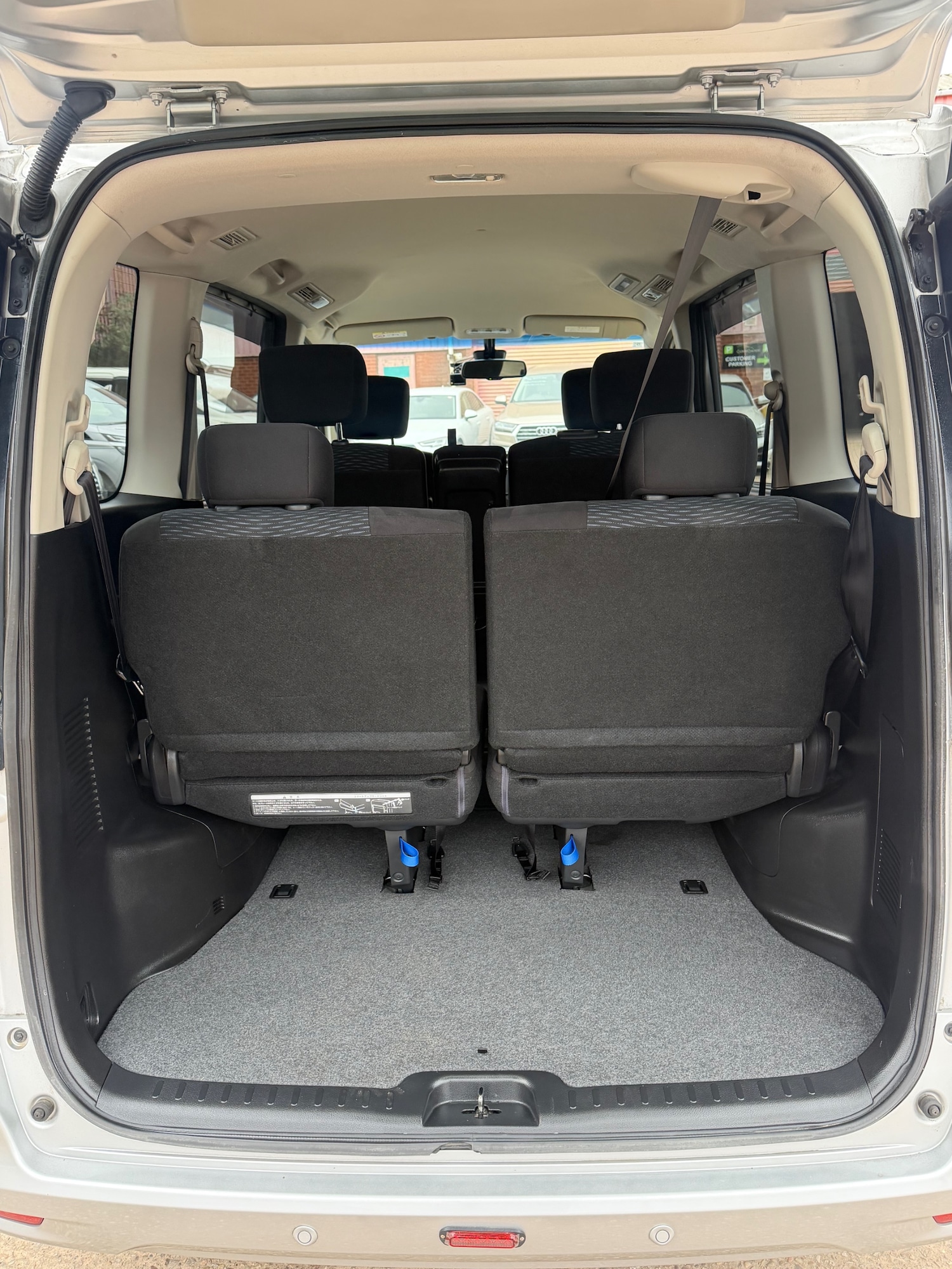 Used Nissan Serena 2016 for sale - 77782206: Photo 12