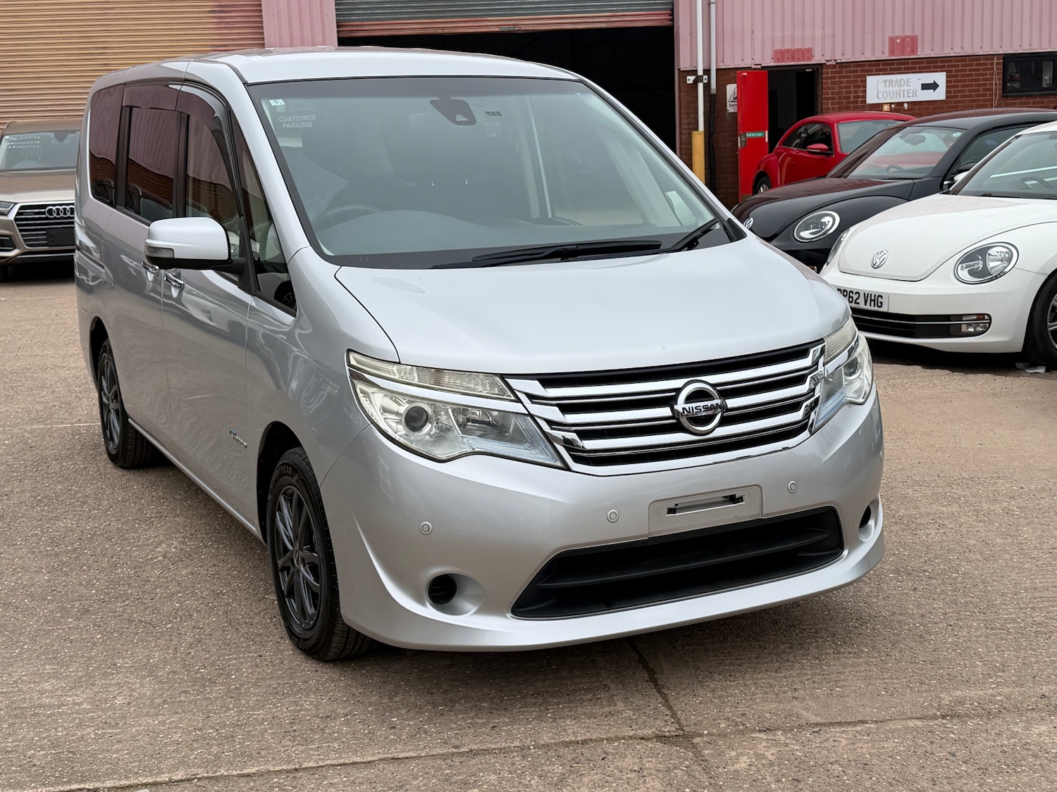 Used Nissan Serena 2016 for sale - 77782206: Photo 2
