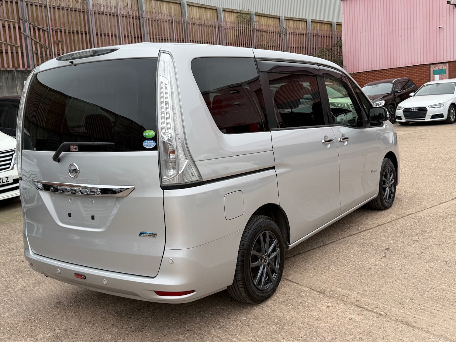 Used Nissan Serena 2016 for sale - 77782206: Photo 5