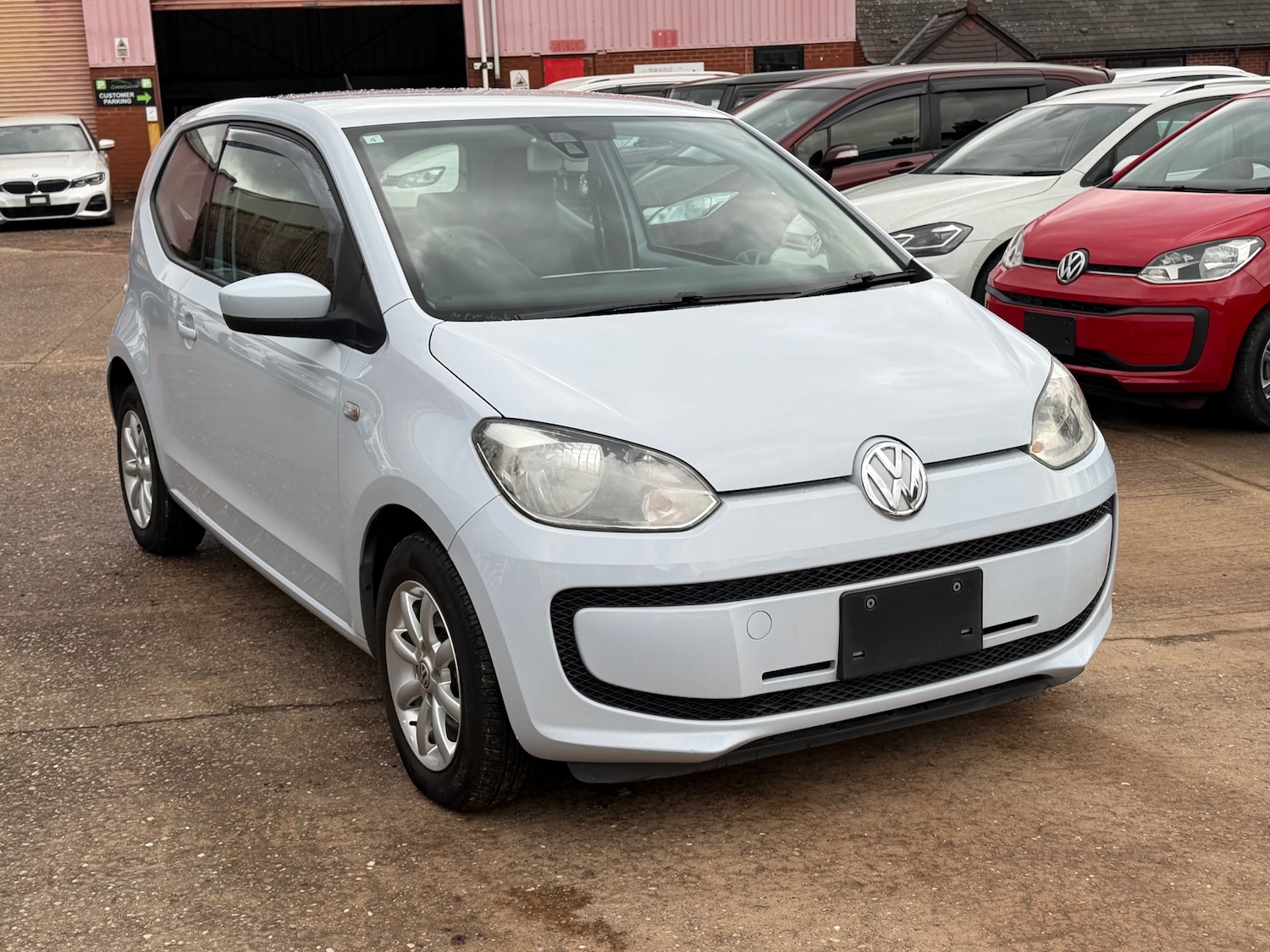 Used Volkswagen up! 2013 for sale - 77491096: Photo 2
