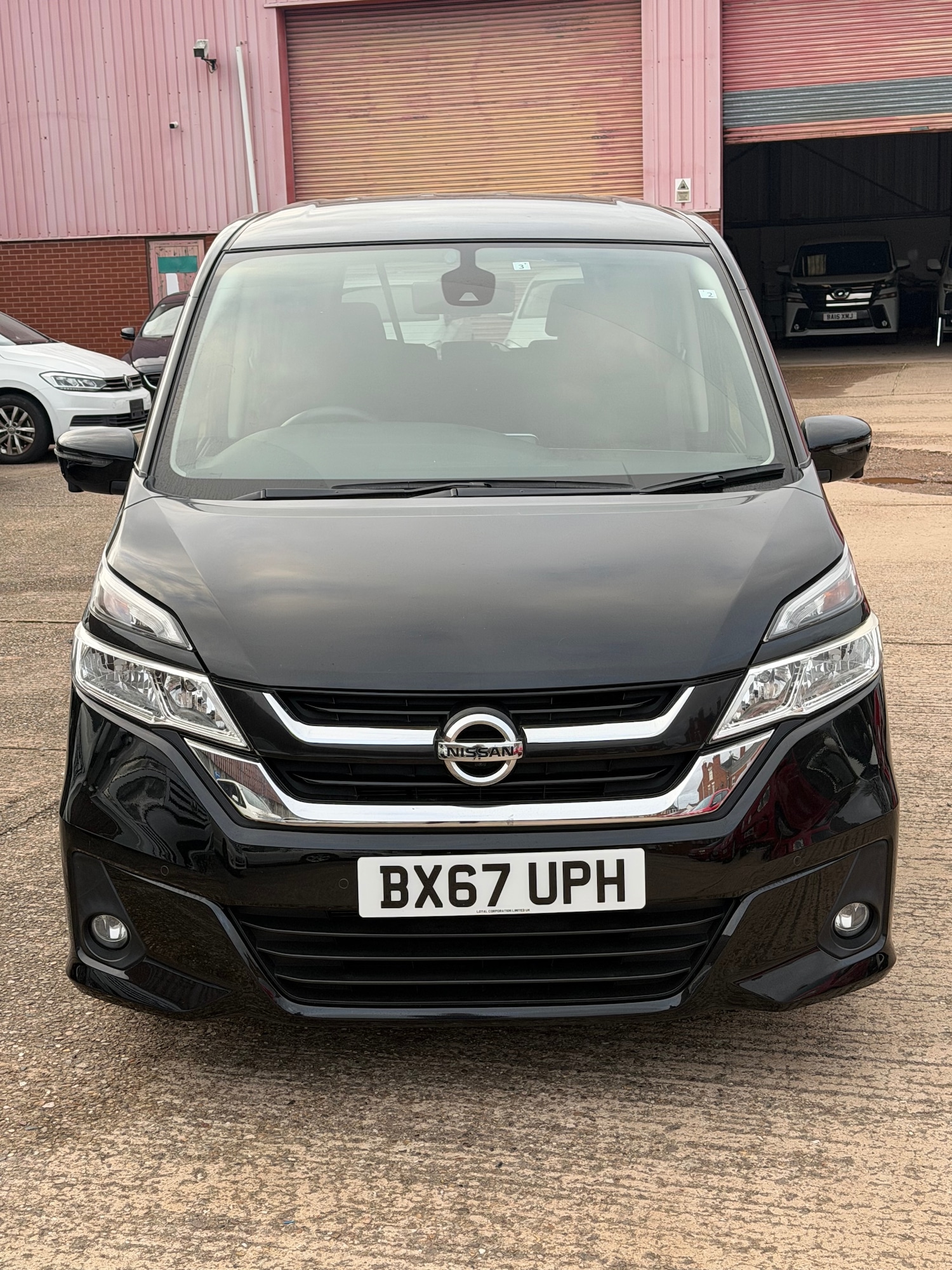 Used Nissan Serena 2018 for sale - 76130301: Photo 1