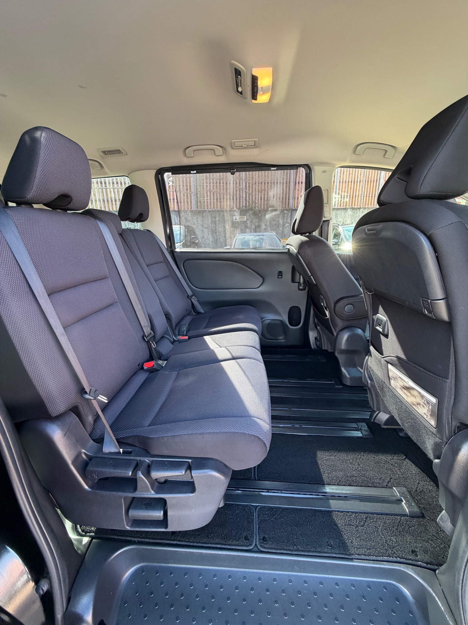 Used Nissan Serena 2018 for sale - 76130301: Photo 10