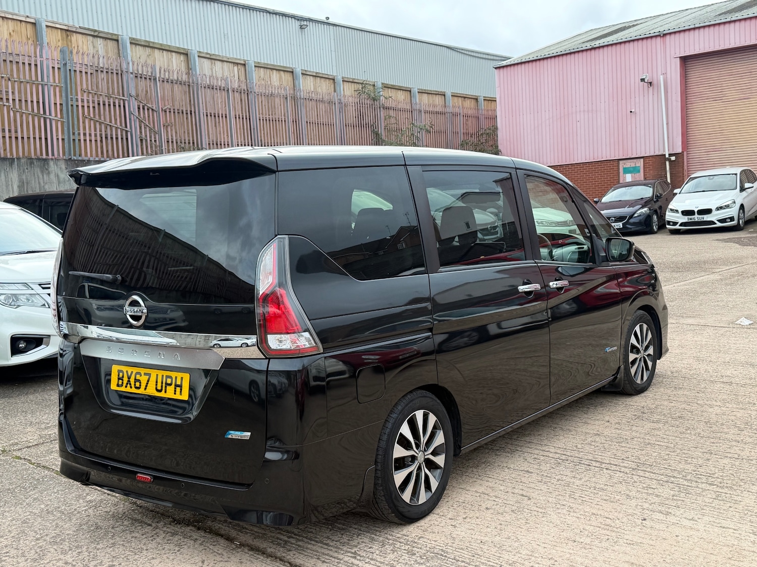 Used Nissan Serena 2018 for sale - 76130301: Photo 5