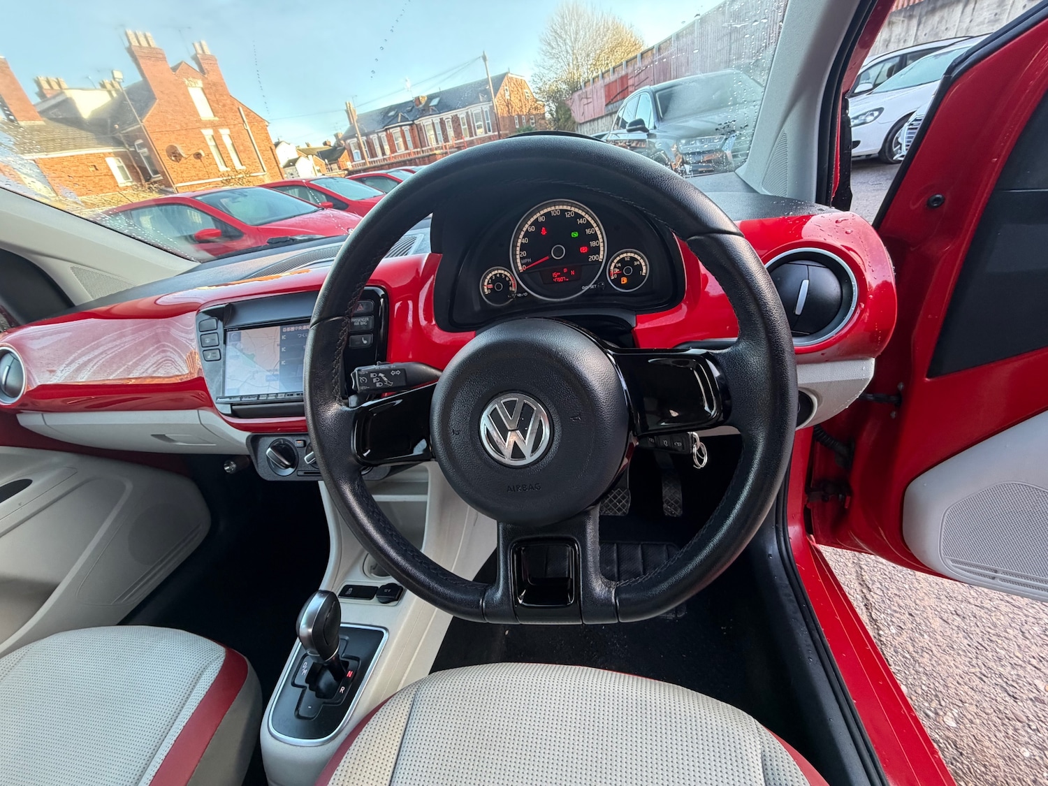 Used Volkswagen up! 2014 for sale - 77020692: Photo 12